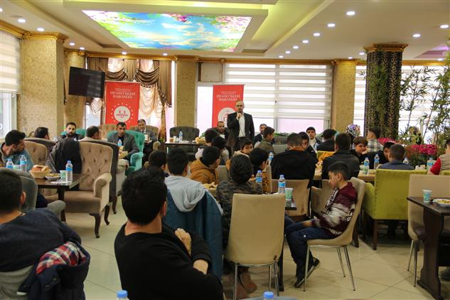 Agri'da Eleşkirtli Gençler Müftülük Iftarında Buluştu