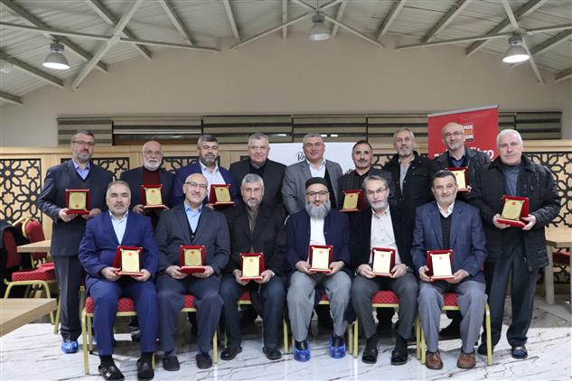 Sivas'ta Emekli Din Görevlileri Iyilik Sofrasında Buluştu