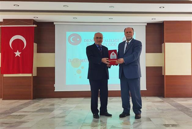 Denizli'de Emekliye Ayrılan Bozkurt Ilçe Müftüsü Seyfettin Kocaoğlu’na  Plaket Verildi