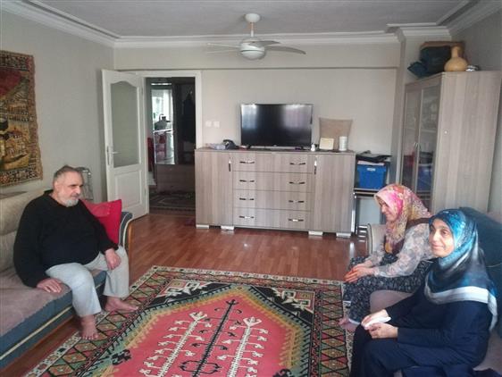 İzmir'de Engelli Aile Ziyaretleri Devam Ediyor