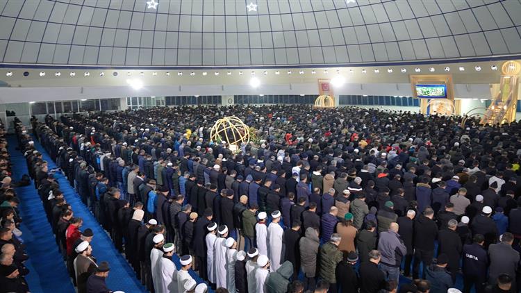 Erzincan, üç Aylara Terzibaba Camii’ne Akın Ederek başladı