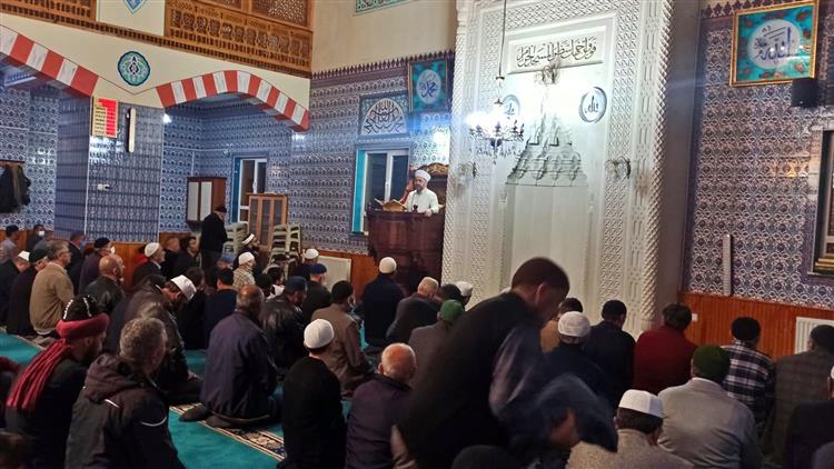 Erzurum Il Müftüsü Yıldırım, Palandöken şehit Murat Ellik Camii’nde Teravih Namazı Kıldırdı