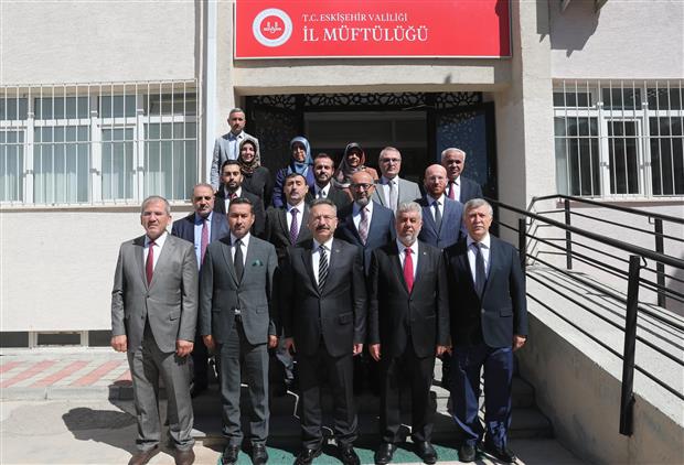 Eskişehir Valisi Hüseyin Aksoy Il Müftülüğü'nü Ziyaret Etti
