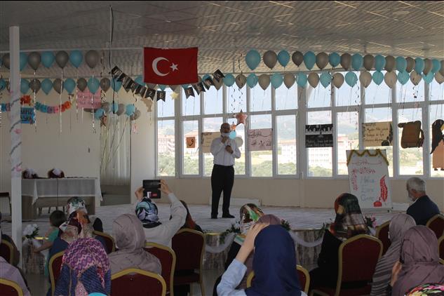 Hatay'da Esra Genç 8 Ayda Online Eğitimle Hafız Oldu