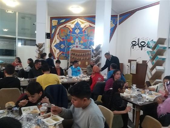 Afyonkarahisar'da “çevreme Duyarlıyım,değerlerime Sahip çıkıyorum”(çedes)  Proje Kapsamındaki ögrenciler Iftarda Buluştu...