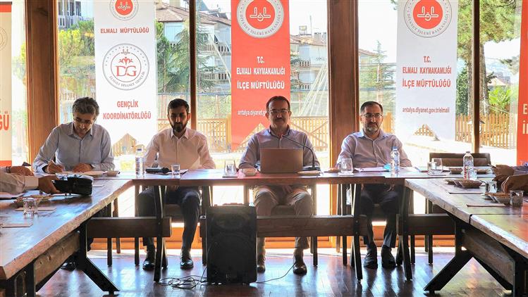 Antalya'da Eylül Ayı Ilçe Müftüleri Toplantısı Elmalı'da Gerçekleştirildi.