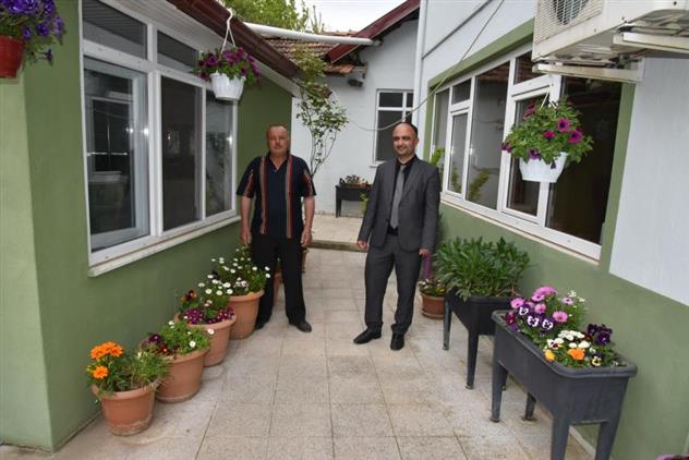 Isparta'da Fidanlık Camii'nin Bahçesi Botanik Parka çevrildi