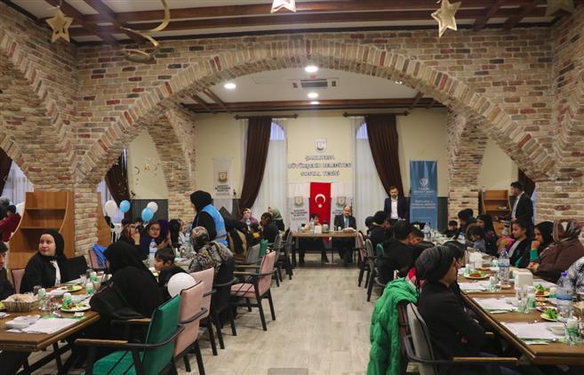 Şanlıurfa'da Iftar Sofrası Yetim çocuklar Için Kuruldu