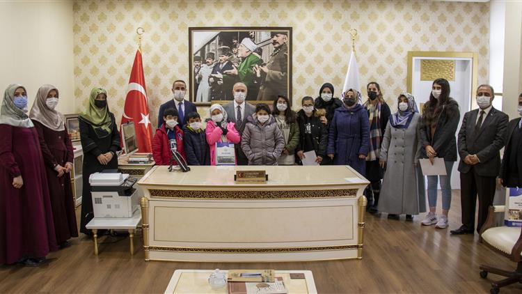 Van'da Göç Ve Aile Temalı Resim Yarışmamızın ödül Törenini Yaptık