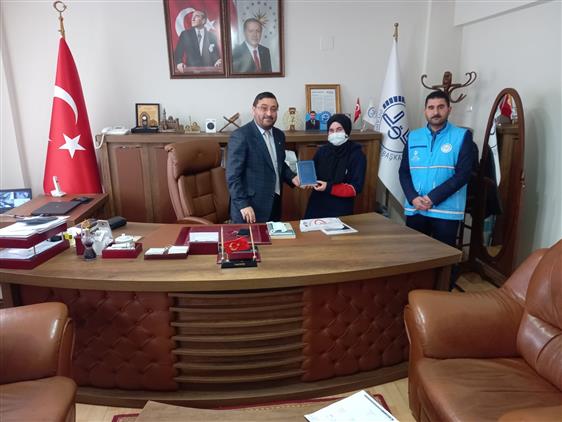 Kars'ta Göç Ve Aile Temalı Resim Yarışmasında Dereceye Girenler ödüllendirildi