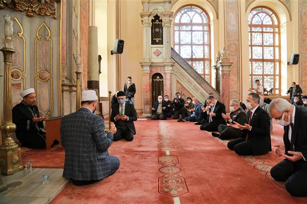 İstanbul'da Gazi Mustafa Kemal Atatürk, Vefatının 83. Yıl Dönümünde Dualarla Anıldı