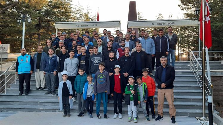 Kırsehir'de Gaziler Günü Nedeniyle şehitlik Ziyareti Gerçekleştirildi.