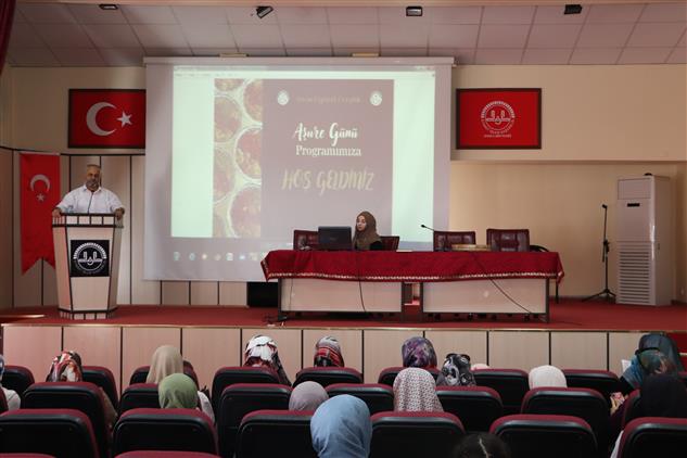 Sivas'ta Gençler Aşure Programında Buluştu