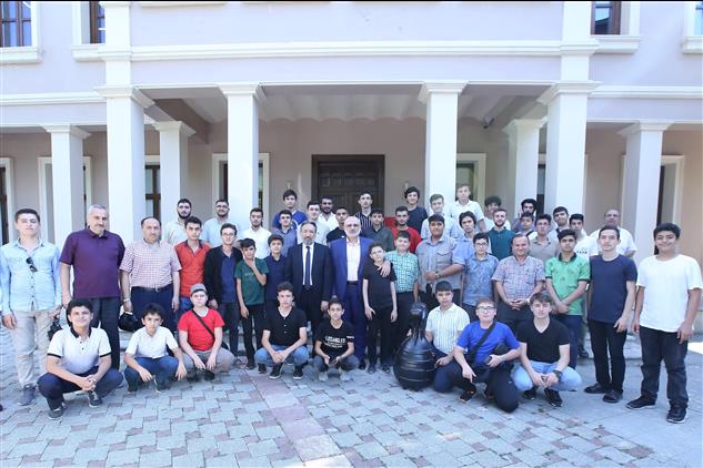 İstanbul'da Gençler Müftü Safi Arpaguş’u Ziyaret Etti