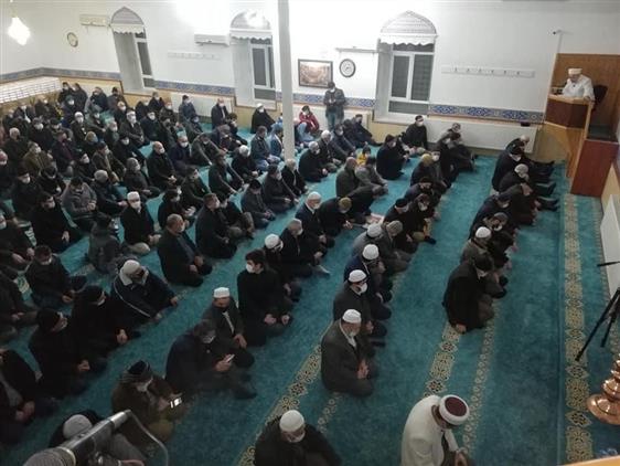 Tokat'da Gençler Turhal Yenisehir Camii'nde Sabah Namazında Buluştu
