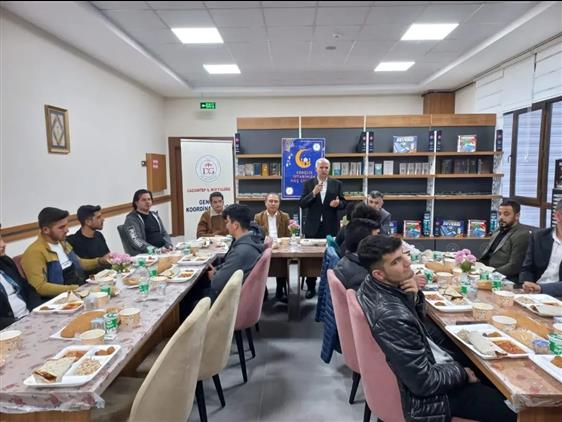 Gaziantep'de Gençlerin Merkezinde Gençlik Iftarı