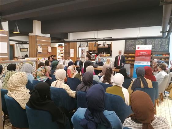 Eskisehir'de ‘’gençlerle Başbaşa’’ Konulu Gençlik Söyleşi Programı Düzenlendi