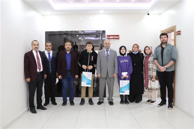 Sivas'ta Gençlik Bilgi Yarışması Finalistleri ödüllerini Müftü Pehlivan’dan Aldı