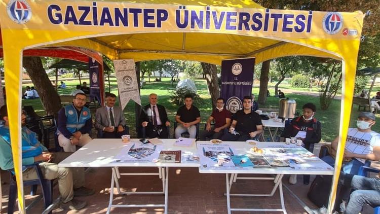 Gaziantep'de Gençlik Koordinatörlüğümüzce üniversite Kampüsünde Tanıtım Ve Tanışma Standı Açıldı