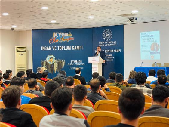 Diyarbakir'da Gençlik Programları Kapsamında; Il Müftümüz Sayın Celal Büyük, Selahattin Eyyubi Erkek öğrenci Yurdu Konferans Salonunda “gençlik Söyleşileri | Gençlik Ve Islam Ahlakı” Konulu Programa Katıldı.