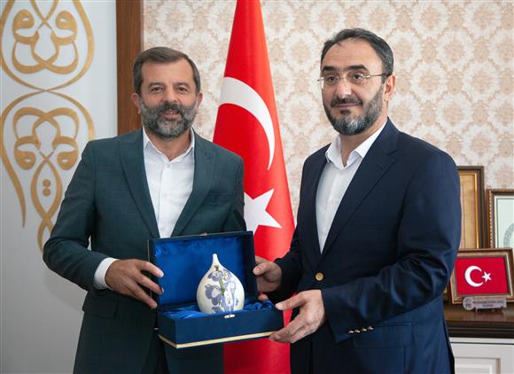 Bursa'da Gürsu Ilçe Belediye Başkanı Ve Heyetinden Müftümüz Yavuz Selim Karabayır’a Ziyaret