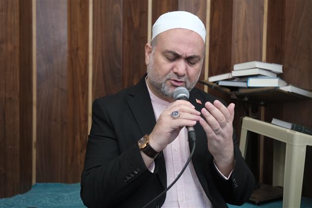 Adana'da Hacı Nuri çomu Camii'nde Seher Vaktinde Sabah Namazı Buluşması