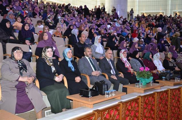 Konya'da Hafız-ı Kur’an Vakıf-ı Anlam, Oku Ve Yüksel Ile Değere Değer Katma Projelerine Yönelik Taç Giyme Ve Hediye Takdim Programı Düzenlendi