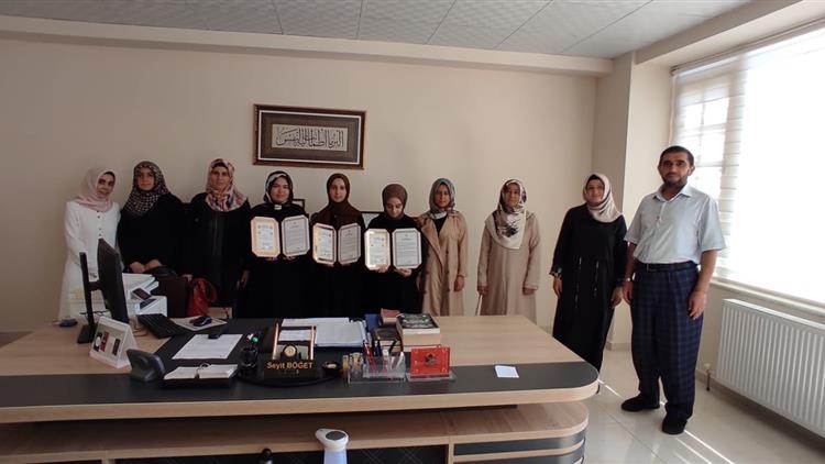 Isparta'da Hafızlar Belgelerini Aldılar