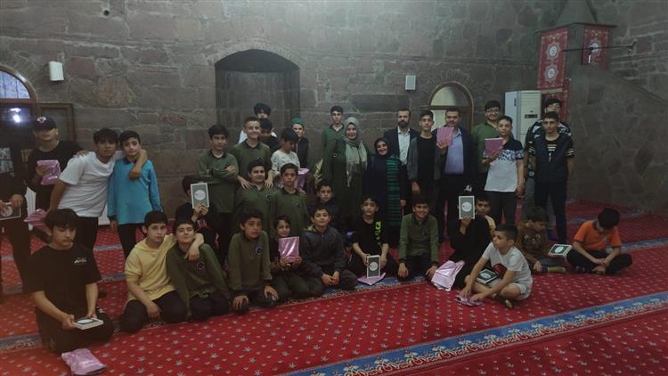 İzmir'de Hafızlık öğrencileriyle Iftar