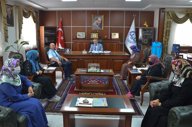 Nevşehir'de Hafızlık Yarışmasında Dereceye Giren üftade Kız Kur’an Kursu öğrencileri Müftü Altunkaya’yı Ziyaret Etti...