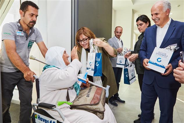 Gaziantep'de Havalimanında Anlamlı Karşılama