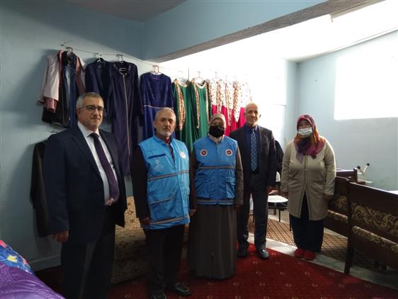 Isparta'da Hayır çarşısı Açıldı