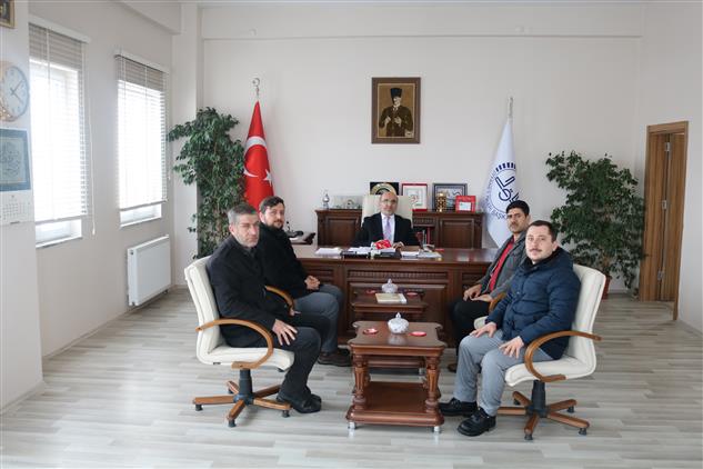 Hayrat Vakfı Muş Il Temsilcisi  Ebubekir Zengin, Il Müftüsü Lütfü Imamoğlu'nu Makamında Ziyaret Etti.