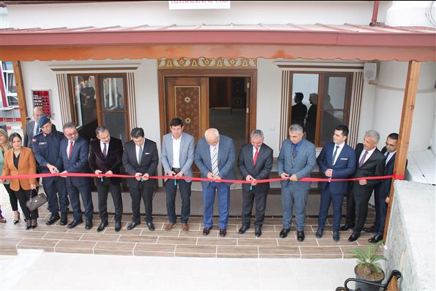 Aydin'da Hükümlülerin Inşa Ettiği Cami Dualarla Açıldı