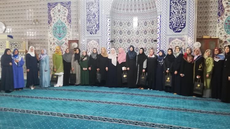 Bursa'da Ihtiyaç Odaklı Kur'an Kursu öğrencileri Arasında Temel Dini Bilgiler Yarışması Düzenlendi.