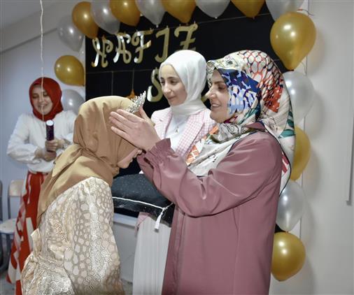 Bilecik'de şifa Kız Kur’an Kursu Meyvelerini Vermeye Başladı