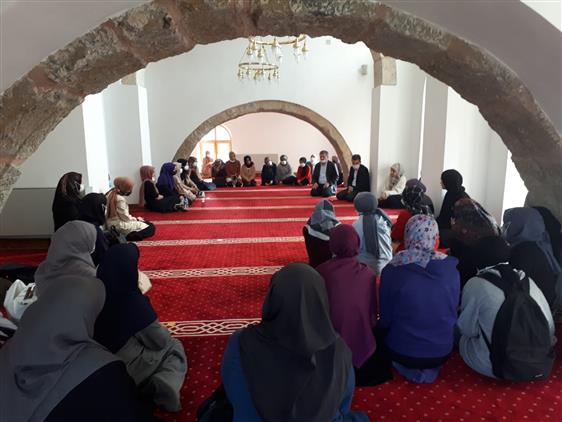 Trabzon'da Kalbi Mescitlere Bağlı Gençler  “cami-kitap Kampı”