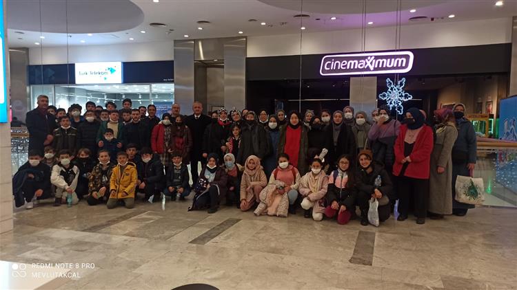 Afyonkarahisar'da Kamptaki Gençler "kesişme: Iyiki Varsın Eren" Filmini Izledi...