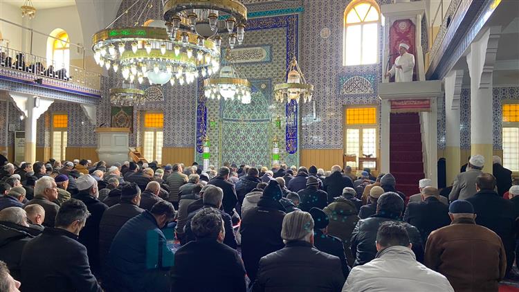 Karabük'te Tüm Camilerde Depremde Hayatını Kaybedenler Için Dua Edildi Ve Gıyabi Cenaze Namazı Kılındı