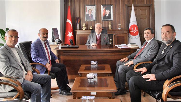 Karabük'te Karadeniz Muhtarlar Federasyonundan Il Müftüsü Erhuna Hayırlı Olsun Ziyareti