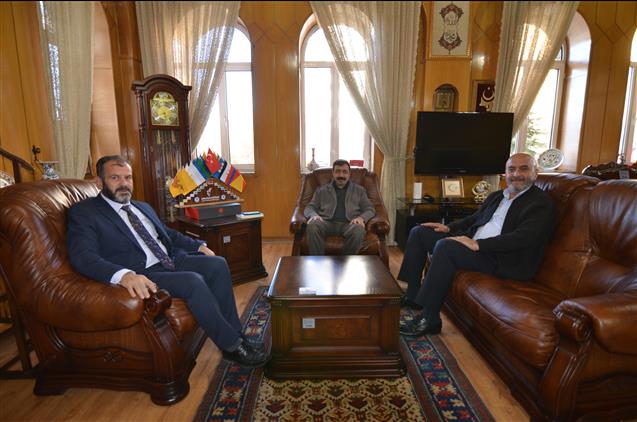 Konya'da Katip çelebi üniversitesi Rektörü Prof. Dr. Saffet Köse'den Il Müftüsü öge'ye Ziyaret