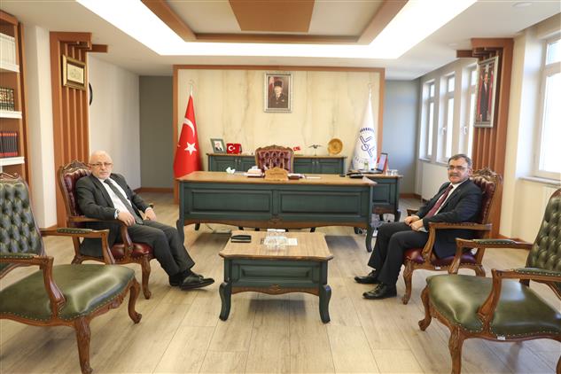 Kayseri Kapalı Ceza Infaz Kurum Müdürü şeref Tatlı’dan Müftü Akkuş’a Hayırlı Olsun Ziyareti