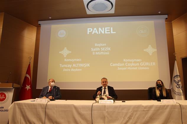 İzmir'de “kültürümüzde Ailenin En Güçlü Yapı Taşı Kadınlardır”