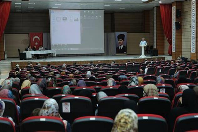 Erzincan'da Koruyucu Aile Semineri