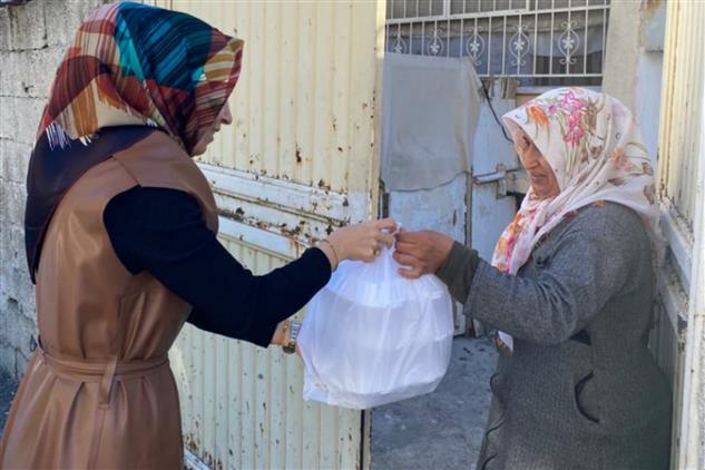 Adiyaman'da Kur’an Kursu Hocası Gönüllere Dokunuyor ‘’bir Iftarda Benden Olsun’’.