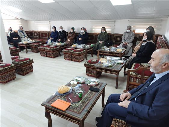 Tekirdağ'da ‘kur’an Ve Sünnet Perspektifinde Kadın’ Konferansı Yapıldı