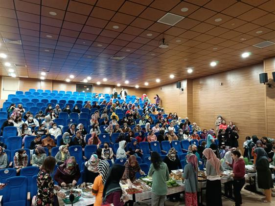 Osmaniye'de Kyk Yurtlarında Kalan öğrencilere Anne Yemekleri Ikram Edildi