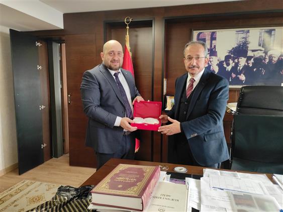 Kızılay Kocaeli şube Başkanı Il Müftümüzü Ziyaret Etti