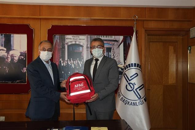 İzmir'de Il Afet Ve Acil Durum Müdürü  kartal Muhcı' Dan, Müftü Salih Sezik' E Ziyaret.