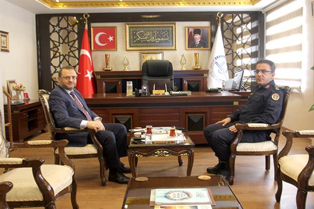 Mersin'de Il Jandarma Komutanı Albay çarıkcıoğlu, Il Müftüsü Dr. Kondi’yi Ziyaret Etti